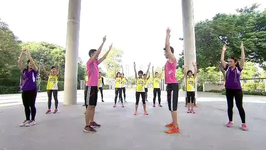 ท่าวอร์มอัพก่อนว่ายน้ำ