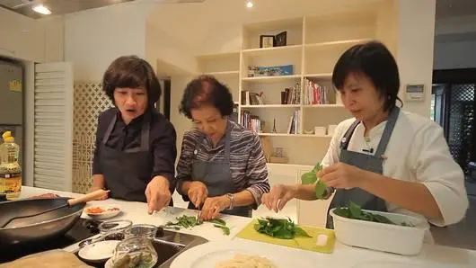 สูงวัย ใส่ใจ เรียนรู้