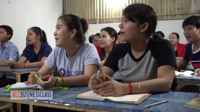 การศึกษา...อนาคตที่เลือกได้, กัมพูชาฐานการผลิตอุตสาหกรรมสิ่งทอและเสื้อผ้า
