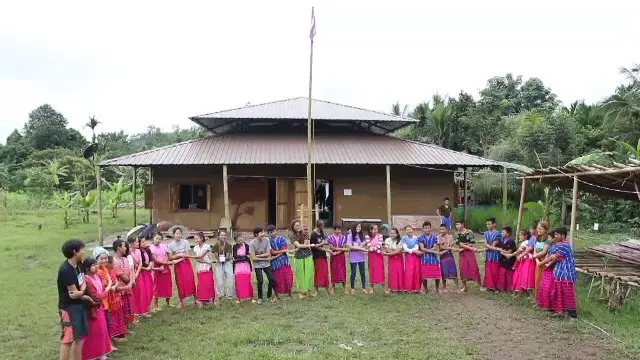 ​สะเนพ่อง โรงเรียนวิถีกะเหรี่ยง