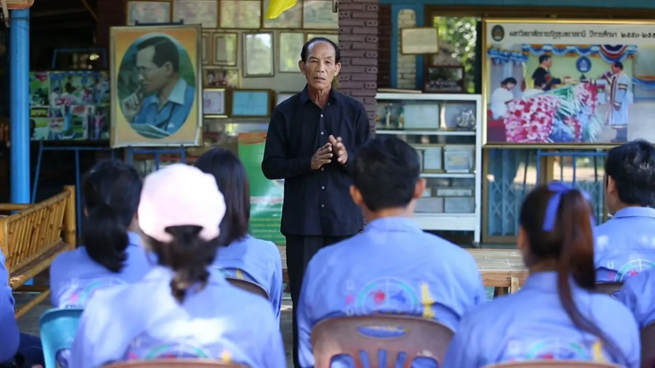 พ่อบุญเหล็ง สายแวว, ครอบครัวพอเพียงแห่งบ้านบาเลาะ และ รักษ์เมล็ดพันธุ์เพื่อชีวิต, ฟื้นชีวิตดิน คืนชีวิตดิน