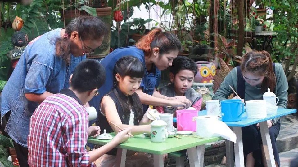 ​ช่างหัตถกรรม เบญจรงค์