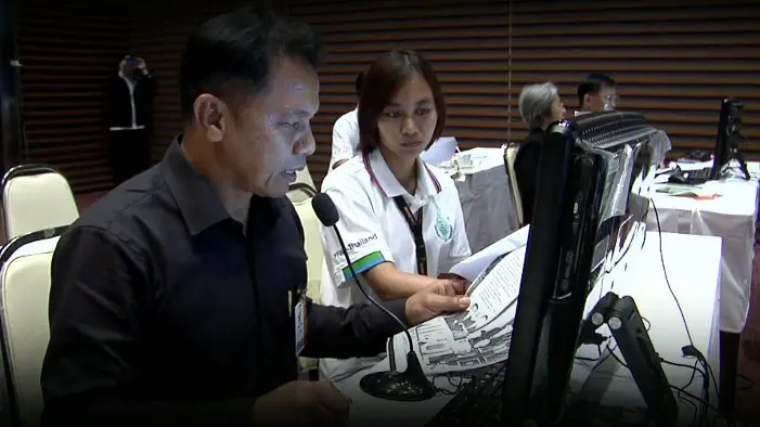 อาสาสมัครจัดทำหนังสือเสียงและบทความเสียงเพื่อผู้พิการทางสายตา
