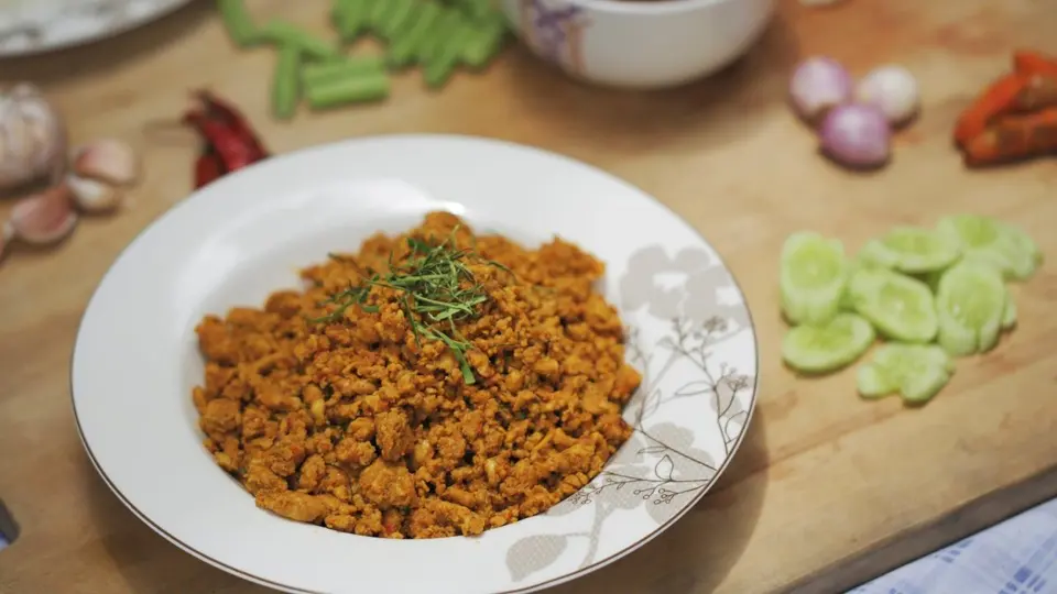 Foodwork : ข้าวผัดคั่วกลิ้งปลาแป้นหวาน