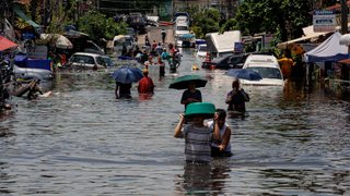 ปภ.โอนวันนี้ "เยียวยาน้ำท่วม" อีก 20,970 ครัวเรือน รวม 138 ล้าน 