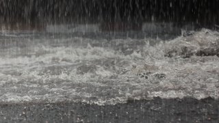ปภ.เตือนฝนตกหนัก 10 จังหวัดเสี่ยงน้ำท่วมฉับพลัน - น้ำทะเลหนุน 27-31 ต.ค.