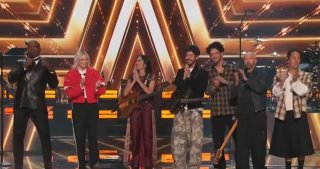 เสียงเชียร์ลั่นฮอลล์ "เนเน่ รอยัล" ร่วมโชว์ Linkin Park ลุ้นแชมป์ AGT