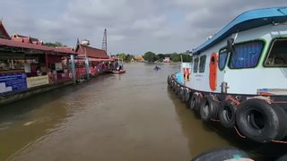 เร่งกู้ "เรือลากจูง" จมลึก 18 เมตร หน้าวัดพนัญเชิงฯ 