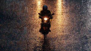สภาพอากาศวันนี้ ภาคใต้ฝนตกหนัก - กทม.ฝนฟ้าคะนอง 60%