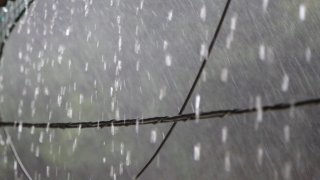 กรมอุตุฯ ประกาศ ฉ.10 ภาคใต้ฝนตกหนักมาก เตือนพื้นที่เสี่ยงน้ำท่วม 