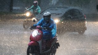 สภาพอากาศวันนี้ ภาคใต้ฝนตกหนักถึงหนักมาก เตือนพื้นที่เสี่ยงน้ำท่วม
