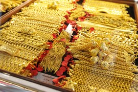 ราคาทองคำ "ร่วง" ต่ำสุดรอบ 1 ปี ทองรูปพรรณขายออก  63,000 บาท