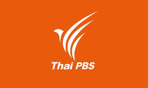 ตร.ใช้รถฉีดน้ำใส่ผู้ชุมนุม แยกพล. 1 หลังพยามฝ่าแนวแบริเออร์ 
