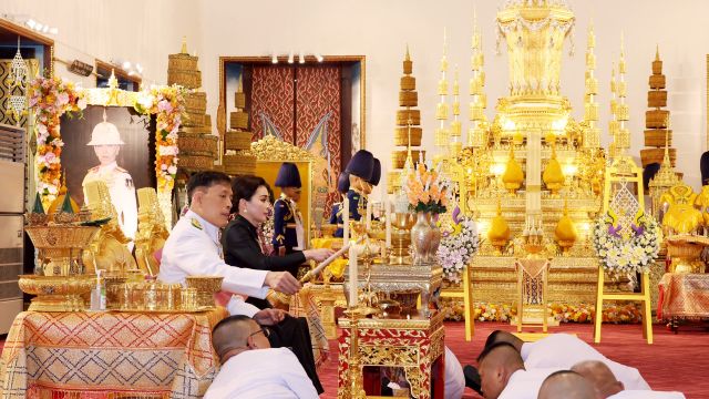 ในหลวง-พระราชินี ทรงบำเพ็ญพระราชกุศลปัณรสมวาร 15 วัน "เจ้าฟ้าพัชรกิติยาภาฯ"