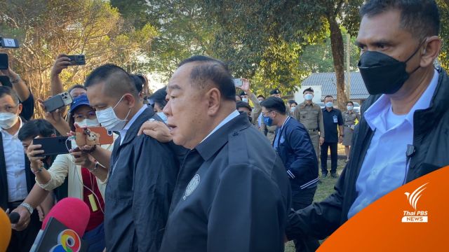 "ประวิตร" ไปนครสวรรค์ เมินตอบลงพื้นที่ปาดหน้า "ประยุทธ์" 