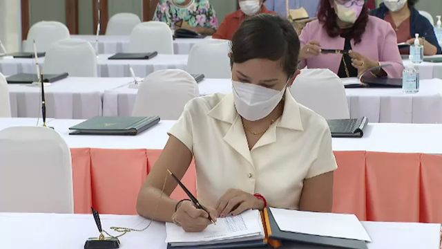 "ท่านผู้หญิงสิริกิติยา" ลงนามถวายพระพร "เจ้าฟ้าพัชรกิติยาภาฯ"