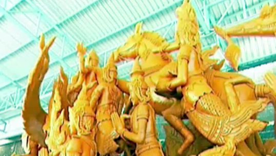 ชาวสุพรรณบุรี ร่วมอัญเชิญเทียนพระราชทานทูลกระหม่อมหญิงอุบลรัตน์ฯ