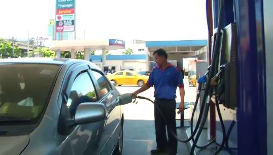 อดีตผู้บริหารปตท. แนะรัฐขึ้นราคาดีเซลในปี 57 ป้องต่างชาติใช้น้ำมันราคาถูกในประเทศ