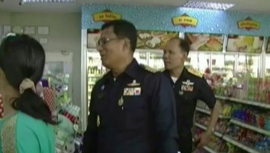  "หมอประดิษฐ" เตือนห้ามขายเหล้าวันพระใหญ่-ร่วมมือตร.ตรวจร้านค้าในพื้นที่