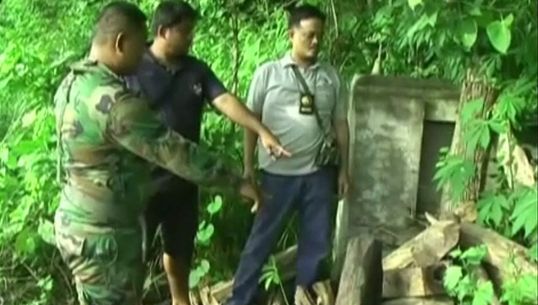 ทหารหน่วยเรือรักษาความสงบฯมุกดาหาร ยึดไม้พะยูง 54 ท่อน