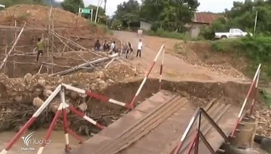 น้ำป่าพัดสะพานชั่วคราว จ.หนองคายเสียหาย หลังฝนตกหนัก