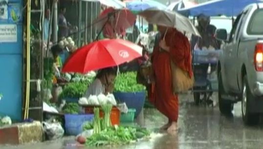 อีสาน-ตะวันออก ฝนตกหนักต่อเนื่อง หลังรับอิทธิพลพายุ "นารี" 