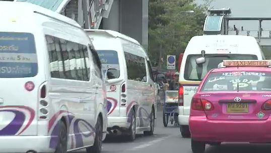 คมนาคม หารือผบ.ตร. จัดระเบียบรถตู้ "บังคับใช้กฏจราจรจริงจัง"