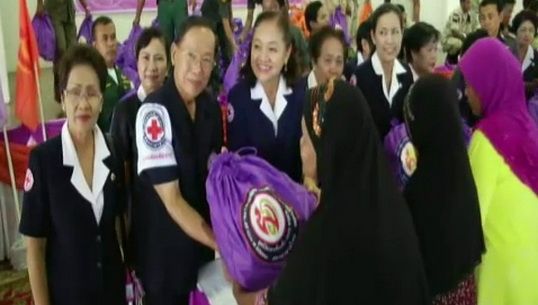 มูลนิธิอาสาเพื่อนพึ่ง(ภา)ยามยาก มอบถุงยังชีพพระราชทาน จ.นครศรีธรรมราช