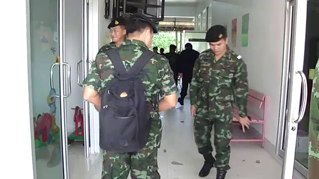 กอ.รมน.ประณามผู้ก่อเหตุใช้ รพ.-คนป่วยเป็นโล่มนุษย์-นายกฯ สั่งใช้กฎหมายขั้นเด็ดขาด