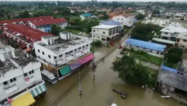 กรมชลประทานเสริมคันกั้นน้ำ ป้องน้ำไหลย้อนท่วมเมืองเพชรบุรีซ้ำ