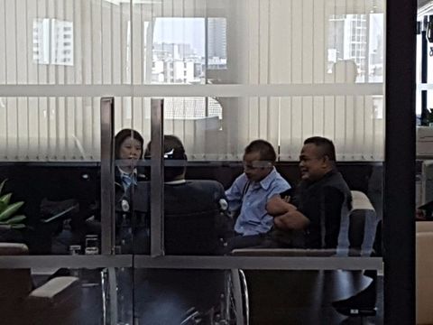 "จตุพร" เข้าพบ กสทช.ขอความชัดเจนระงับออกอากาศ "พีซทีวี" 