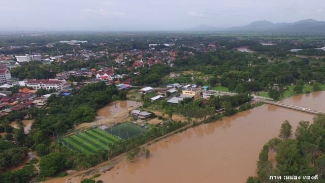 น้ำยมเข้าแพร่แล้ว เตือนเร่งขนย้ายข้าวของ คาดอีก 2 วันถึงสุโขทัย 