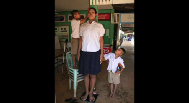 "มาลี" หญิงไทยเจ้าของสถิติสูงที่สุดในโลก เสียชีวิตแล้ว