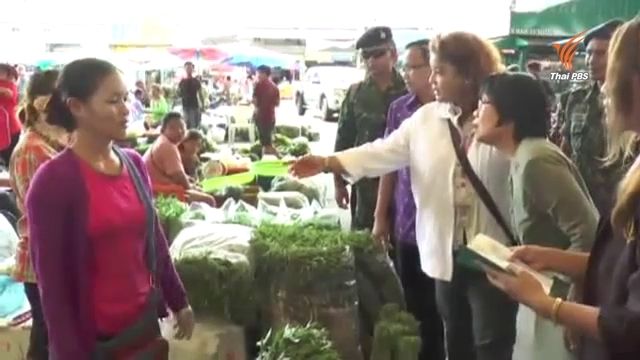 ตรวจแผงค้าตลาดไท พบแรงงานข้ามชาติเจ้าของแผง-ทำงานผิดกฎหมาย