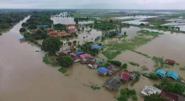 น้ำท่วมสูง อ.เสนา อยุธยา ชาวบ้านกว่า 2,000 หลังเดือดร้อน