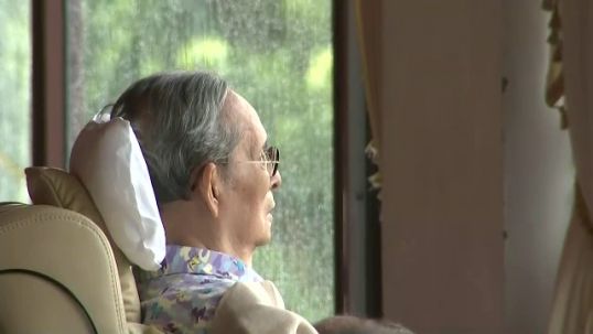 "ในหลวง" เสด็จทอดพระเนตรแม่น้ำเจ้าพระยา
