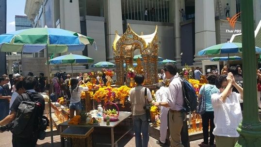 เปิดสักการะท้าวมหาพรหมวันแรก ประชาชนบางตา