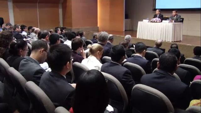 กรธ.ชี้แจงร่างรัฐธรรมนูญ-คณะทูตสนใจกำหนดพรรคการเมืองเสนอชื่อผู้เป็น "นายกฯ"