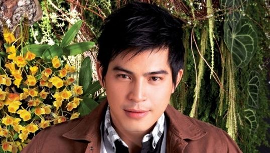 ด่วน "ปอ ทฤษฎี สหวงษ์"ป่วยไข้เลือดออกอาการน่าห่วง แพทย์รพ.รามาฯรักษาเต็มที่