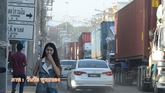  ชาวบ้านหน้าด่านศุลกากรสะเดาเดือดร้อนหนักจากปัญหาฝุ่นละออง