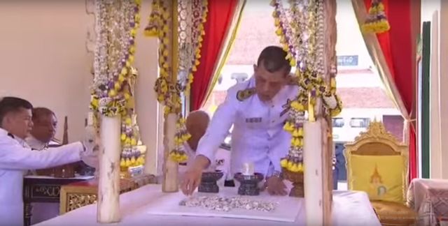 สมเด็จพระบรมโอรสาธิราชฯ ทรงเก็บพระอัฐิสมเด็จพระสังฆราชฯ