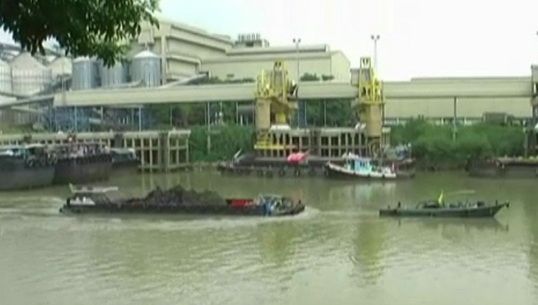 ระดับน้ำในแม่น้ำเจ้าพระยาลดลง ส่งผลกระทบเดินเรือบรรทุกสินค้า