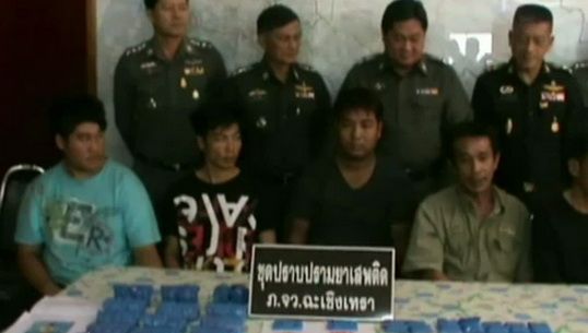 ตำรวจ ป.ป.ส.ฉะเชิงเทรา ล่อซื้อยาบ้า ก่อนขยายผลจับกุมเครือข่ายที่กรุงเทพฯ