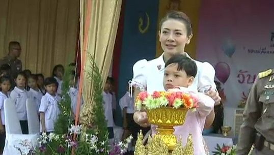 พระองค์เจ้าศรีรัศมิ์ฯ-พระองค์เจ้าทีปังกรเสด็จฯ ทรงเปิดงานวันเด็กภายในพื้นที่ควบคุมในพระองค์ 904