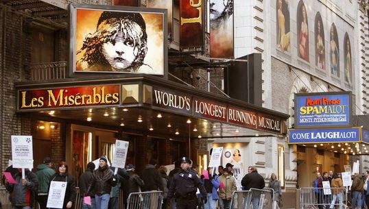 มองละครเวทีไทยผ่าน Les Miserables