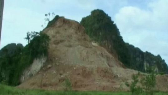 อุตสาหกรรมจังหวัดกระบี่ตรวจสอบเหมืองเขาหน้าวังหมี พบจุดเสี่ยงภูเขาถล่มหลายจุด 