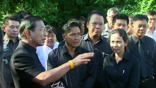 “ พลเอกฉัตรชัย ” ชมชาวนาสุพรรณบุรี เป็นตัวอย่างเกษตรแปลงใหญ่