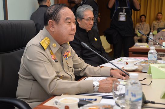 "พล.อ.ประวิตร" เร่งกระทรวงแรงงานลงสัตยาบันอนุสัญญา ILO-แก้กฎหมายค้ามนุษย์
