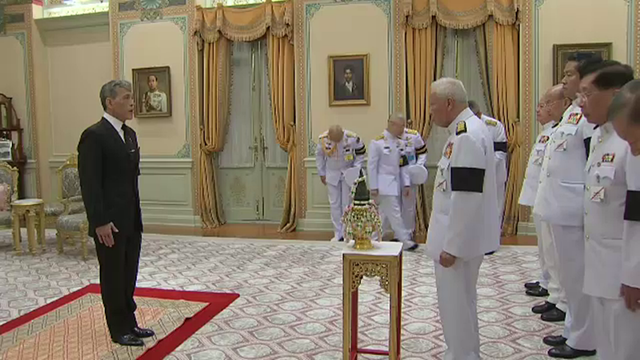 องคมนตรีชุดใหม่เฝ้าทูลละอองธุลีพระบาทถวายสัตย์