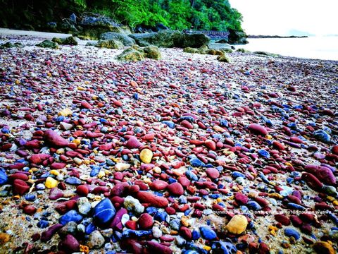 อัศจรรย์ "หาดห้าสี"อายุ 500 ล้านปี หมู่เกาะเภตรา  
